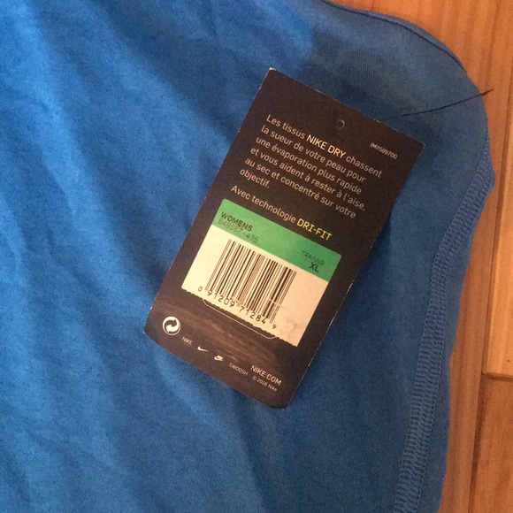 New. NIke Woman’s Dri-Fit Balance Tank Top - Picture 3 of 4
